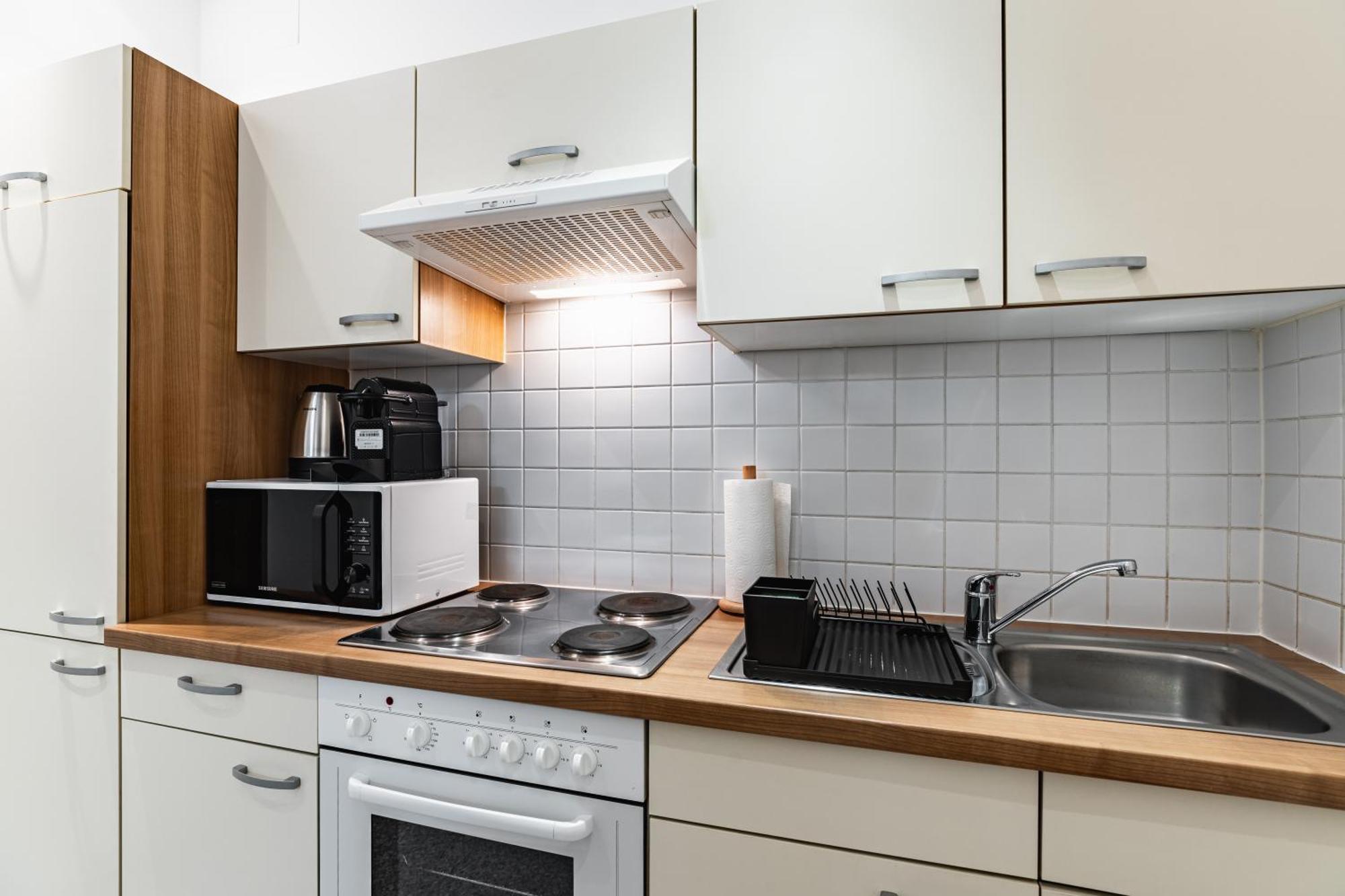 Spacious 3-Room Apt. 15 Min To The City Center Wien Exteriör bild